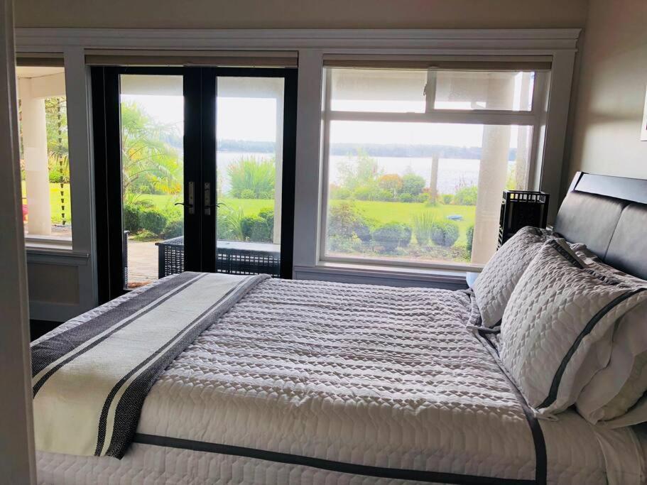 Saanichton Waterfront 2Br Suite With Superb Views 외부 사진
