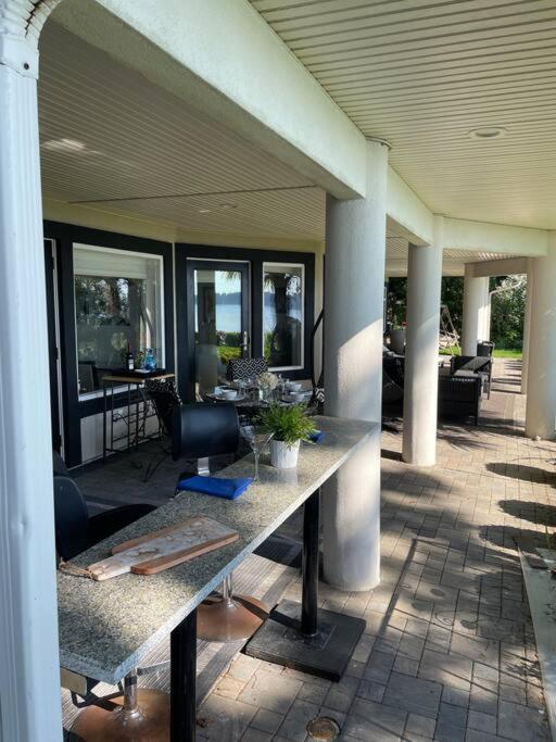 Saanichton Waterfront 2Br Suite With Superb Views 외부 사진