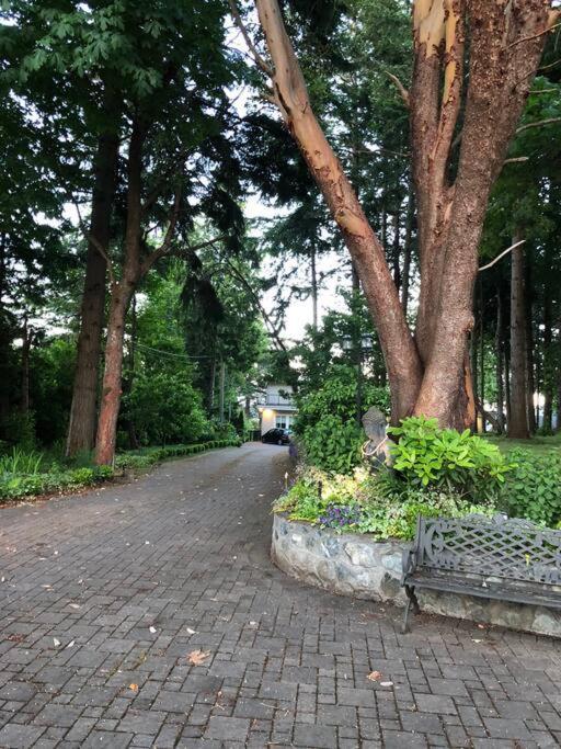Saanichton Waterfront 2Br Suite With Superb Views 외부 사진