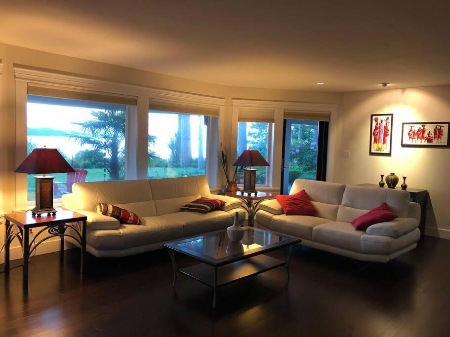 Saanichton Waterfront 2Br Suite With Superb Views 외부 사진
