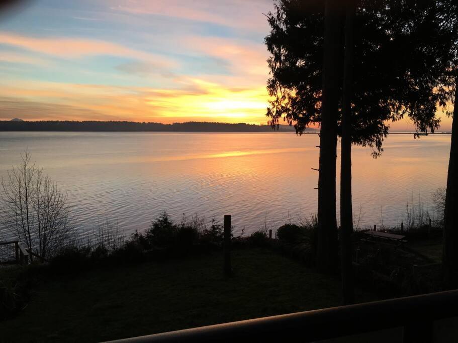 Saanichton Waterfront 2Br Suite With Superb Views 외부 사진