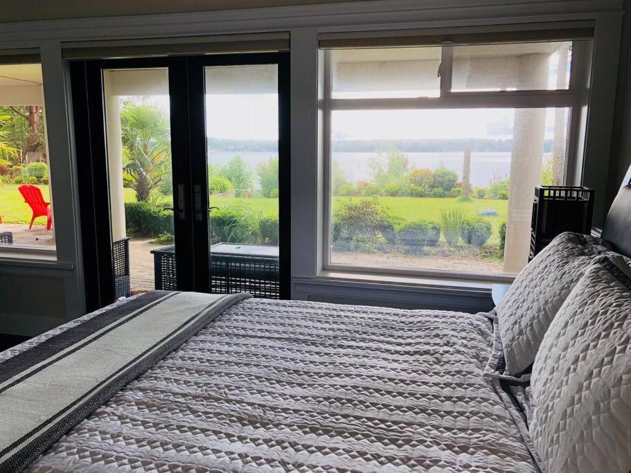 Saanichton Waterfront 2Br Suite With Superb Views 외부 사진